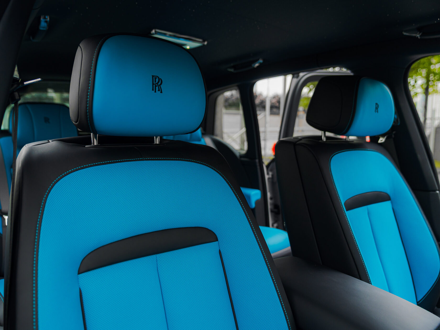 Rolls-Royce Cullinan Black Badge II  <br>Tempest Grey