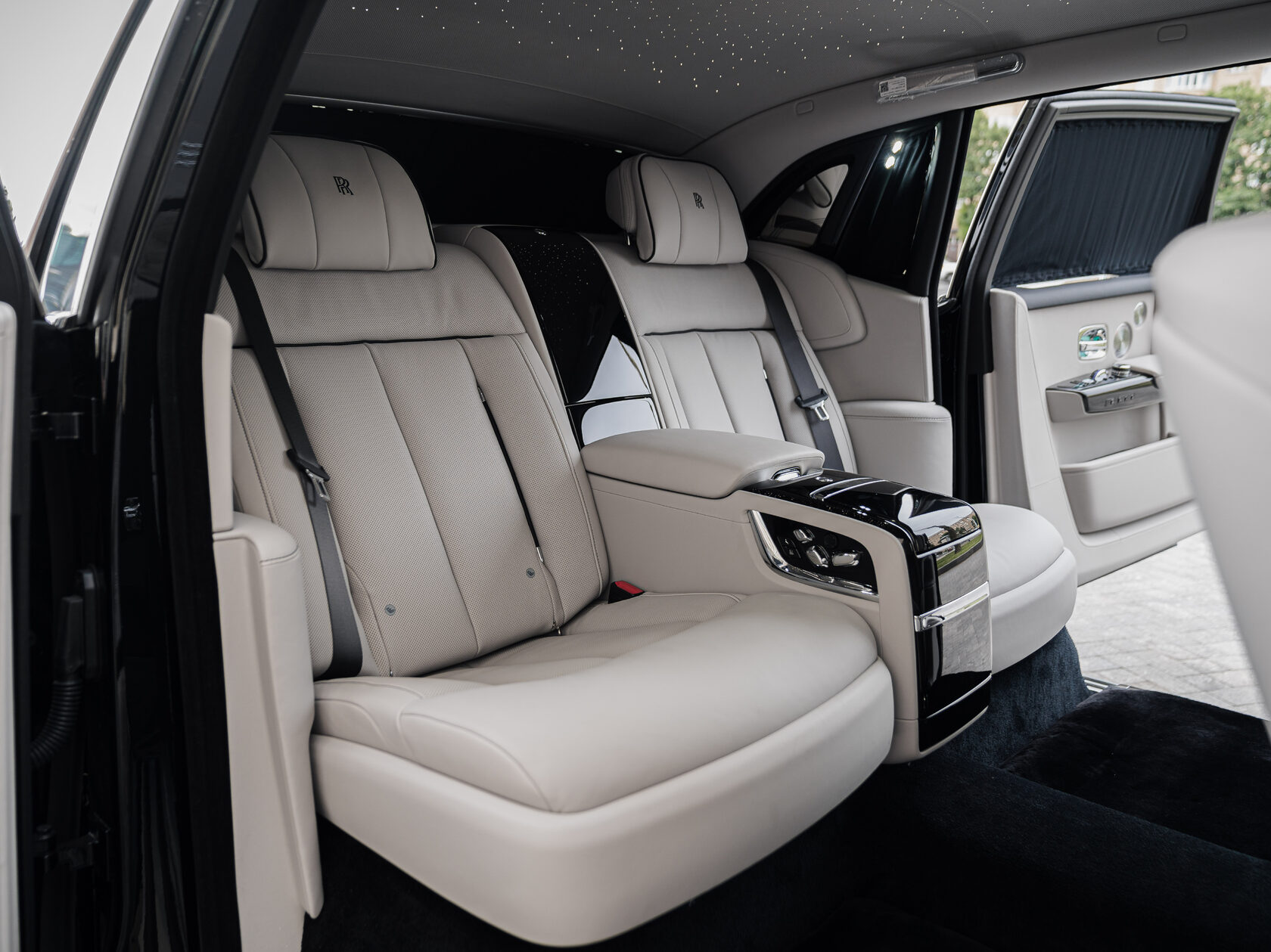 Rolls-Royce Phantom Extended  <br>Black Diamond 