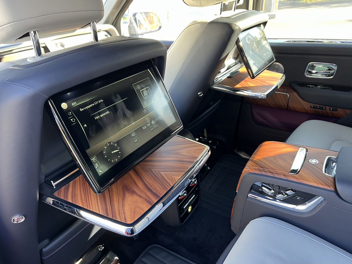 Rolls-Royce Cullinan, I 2020 год <br>Синий