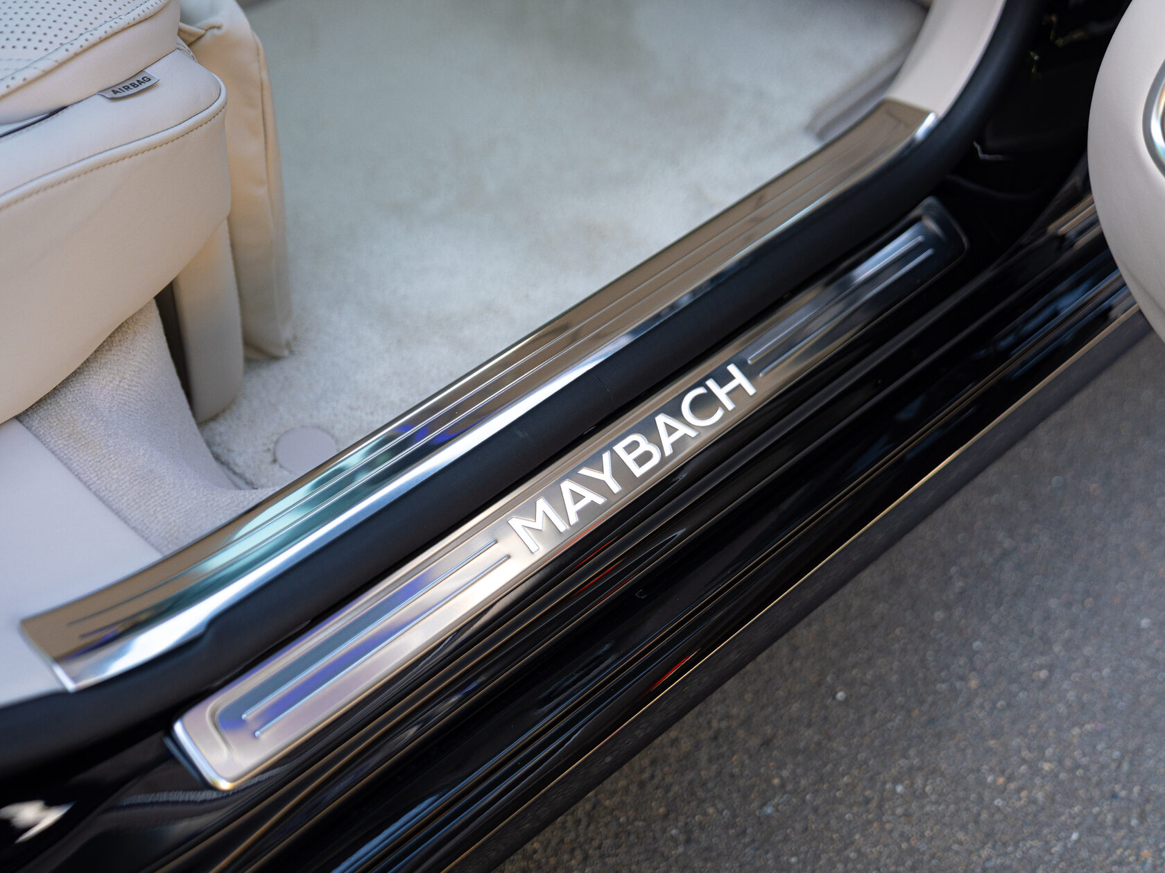 Rolls-Royce Maybach S 580 II  <br>черный обсидиан с покрытием металлик 