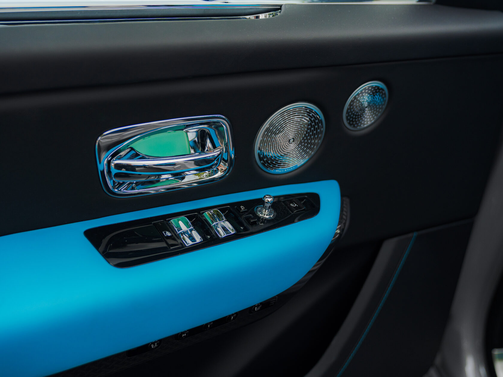 Rolls-Royce Cullinan Black Badge II  <br>Tempest Grey