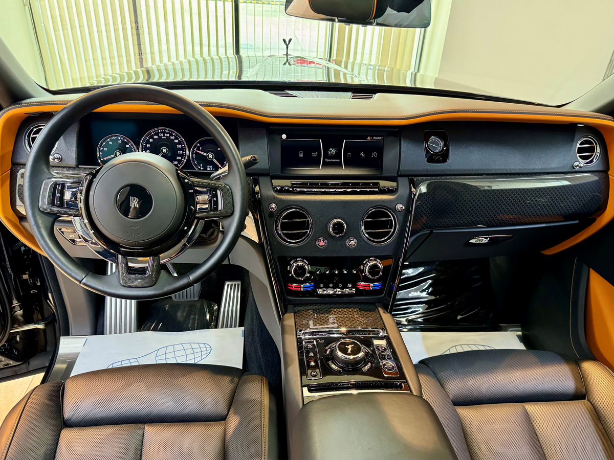 Rolls-Royce Cullinan  <br>Черный