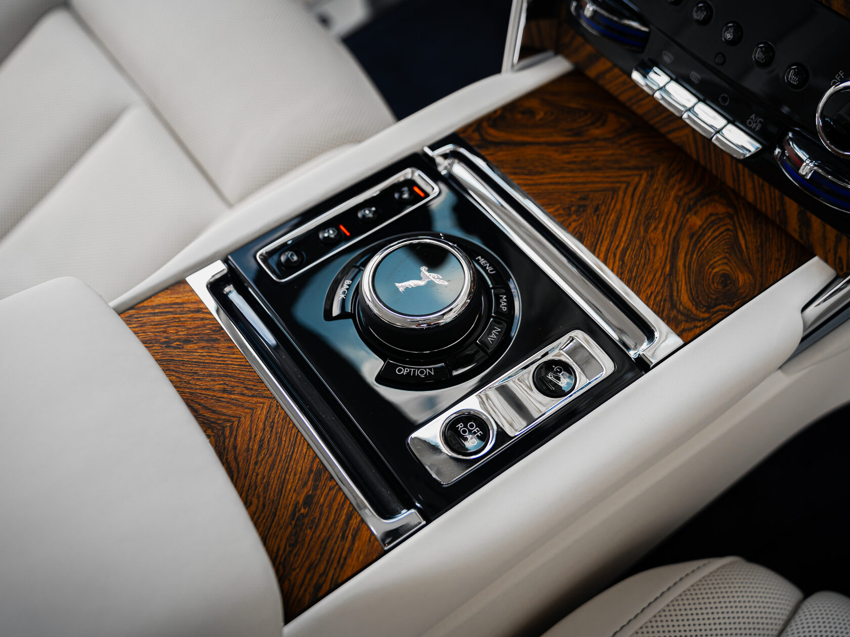 Rolls-Royce Cullinan  <br>Не указано
