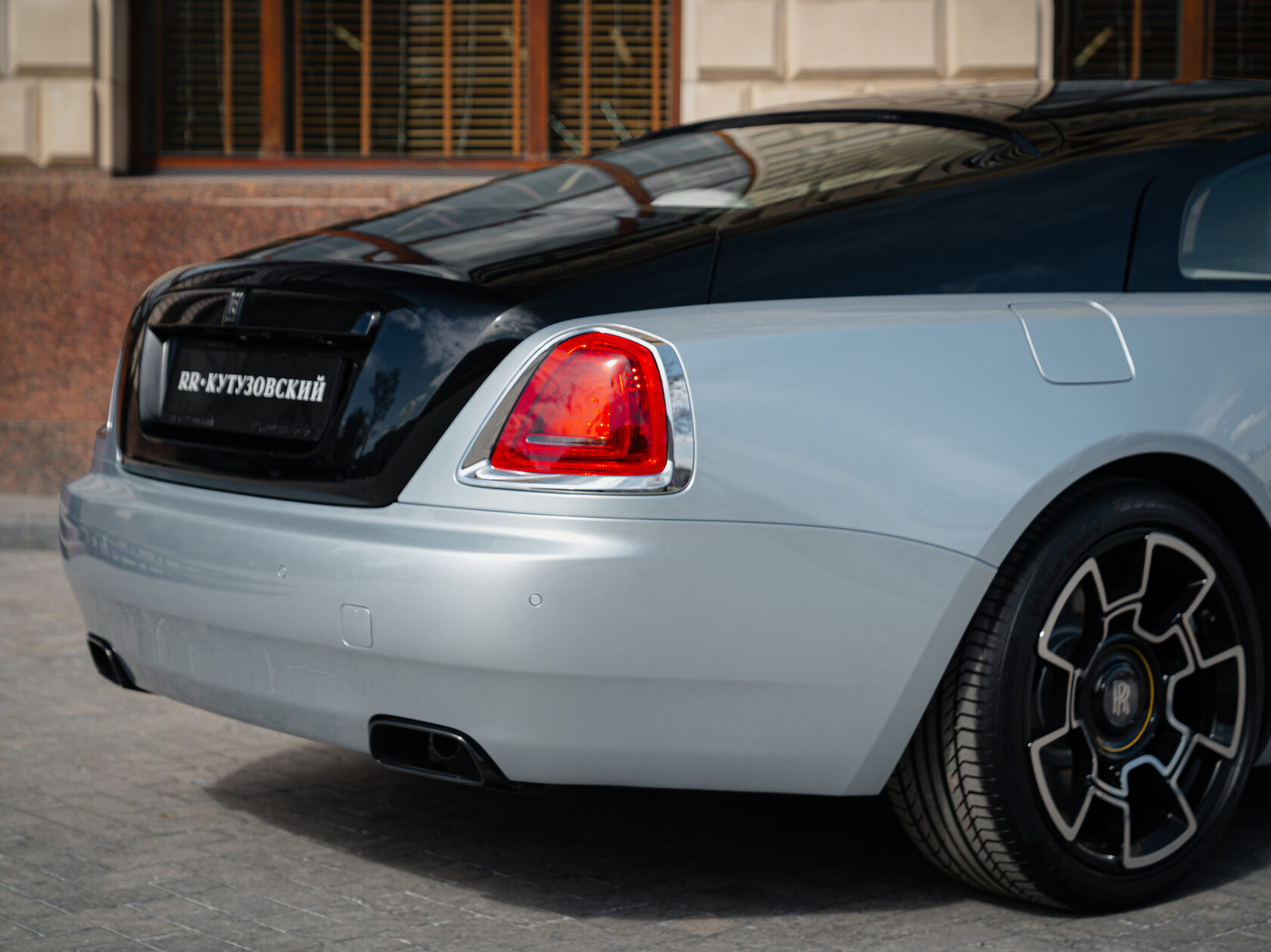 Rolls-Royce Wraith Black Badge Landspeed Collection  <br>Черный/ Небесноголубой
