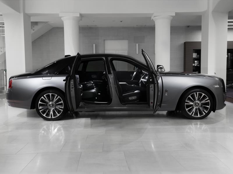 Rolls-Royce Ghost  <br>Jubilee Silver / Black Diamond 