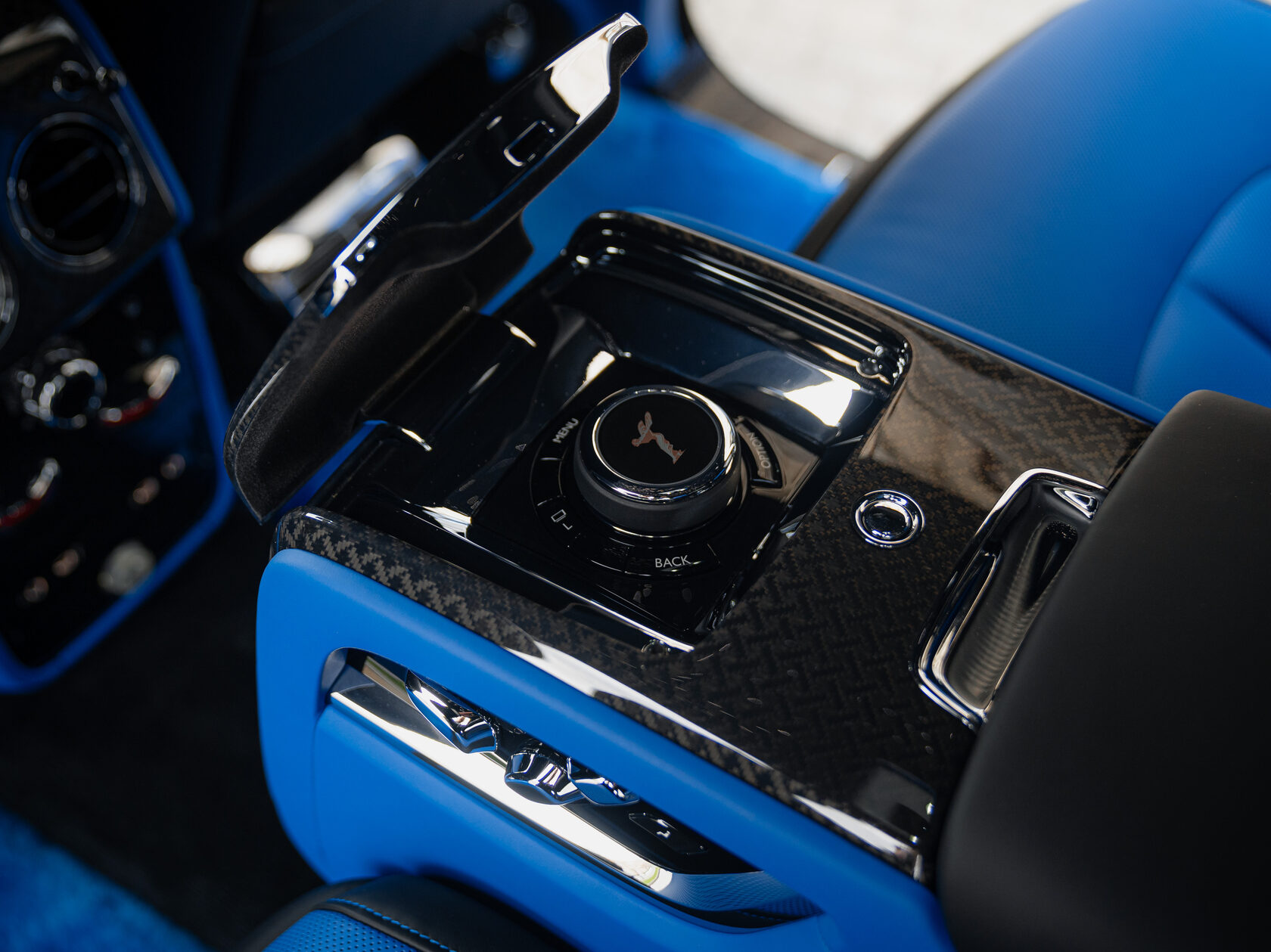 Rolls-Royce Cullinan Black Badge II  <br>Black