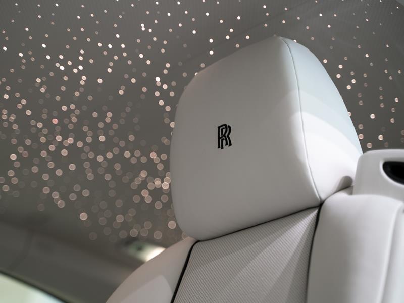 Rolls-Royce Wraith  <br>Crystal over Arctic White 
