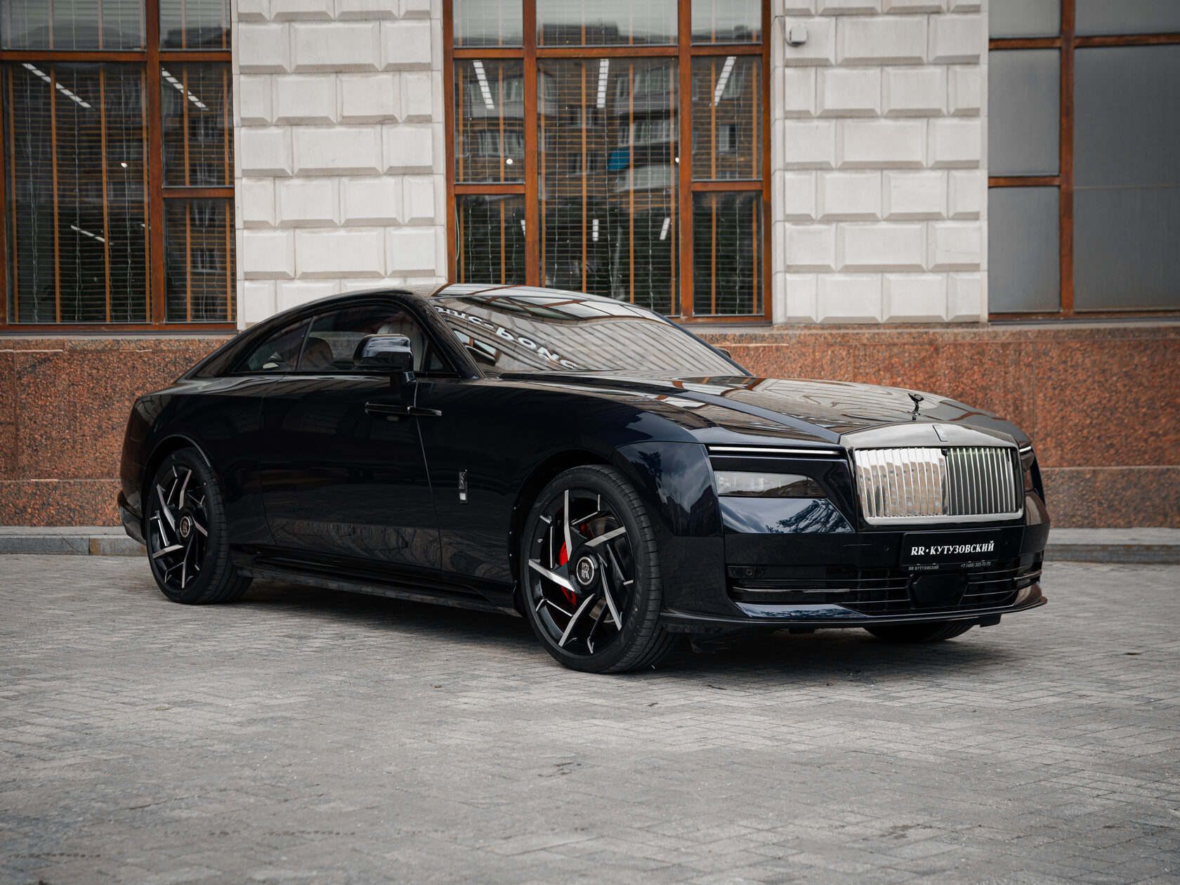 Rolls-Royce Black Badge Spectre  <br>Не указано