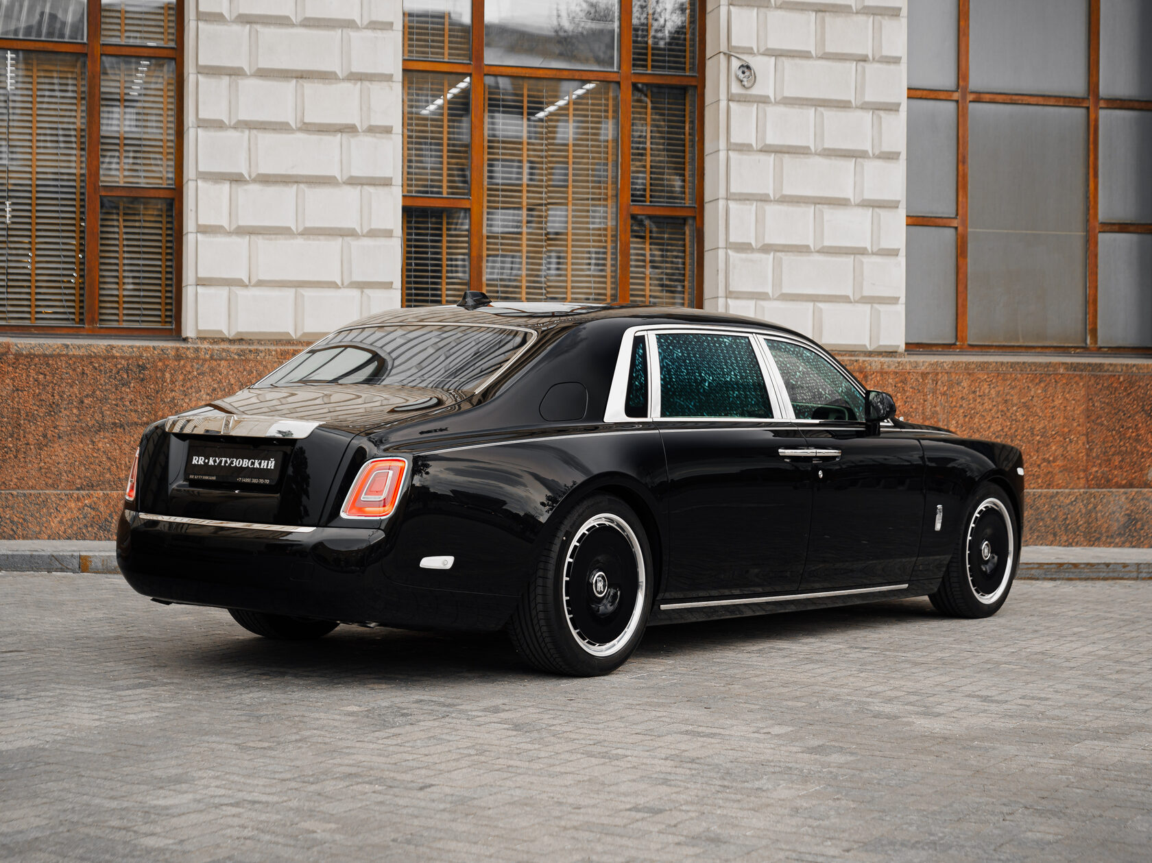 Rolls-Royce Phantom Extended  <br>Black Diamond 