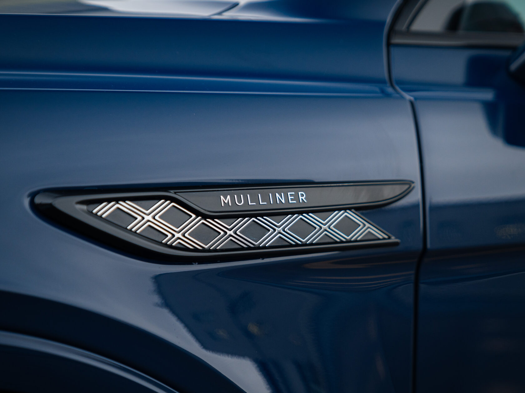 Rolls-Royce Bentayga EWB I Рестайлинг  <br>Синий