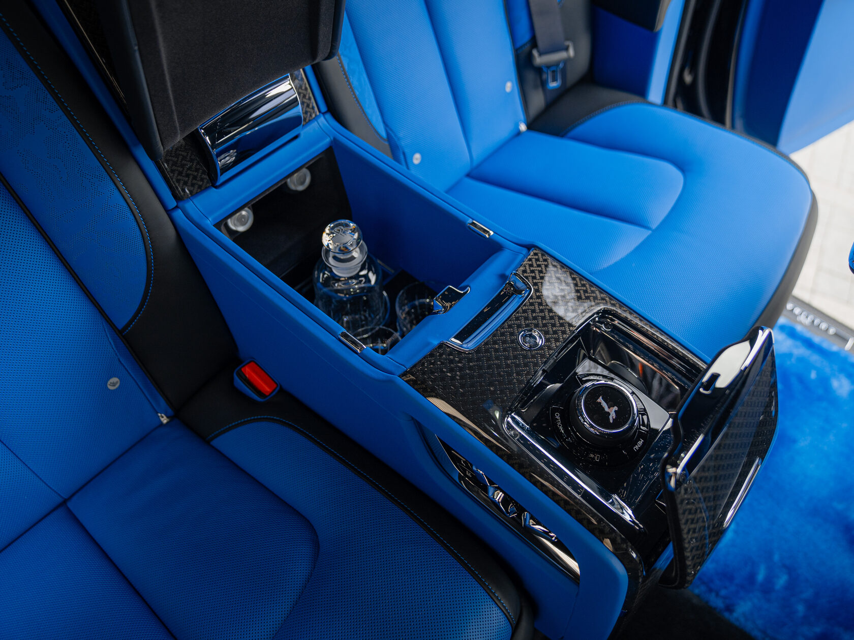 Rolls-Royce Cullinan Black Badge II  <br>Black