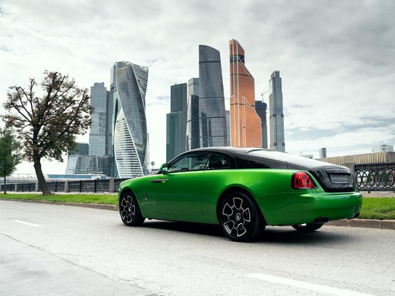 Rolls-Royce Wraith Black Badge - Специальная серия «Black & Bright»  <br>Bespoke Exterior Colour Lime Green 