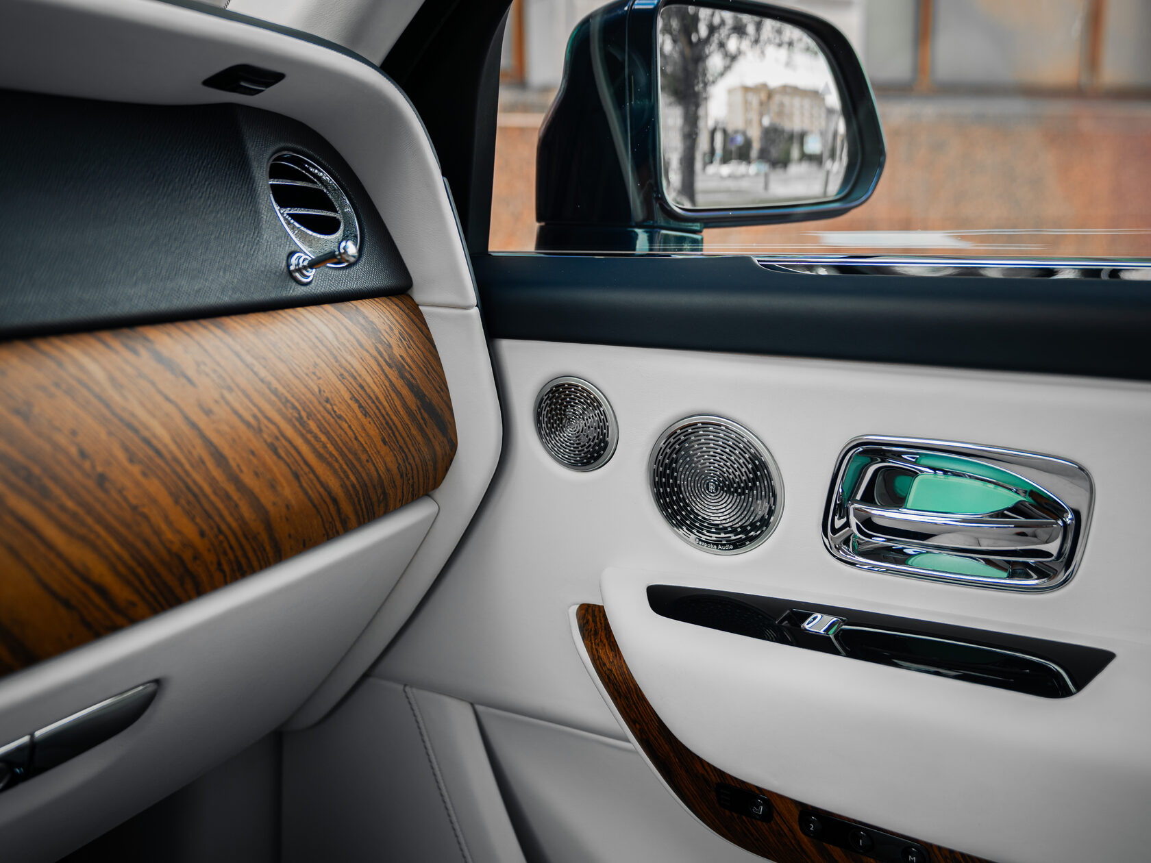 Rolls-Royce Cullinan  <br>Не указано