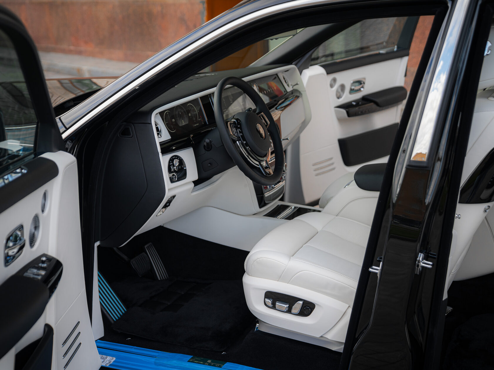 Rolls-Royce Phantom Extended  <br>Black Diamond 