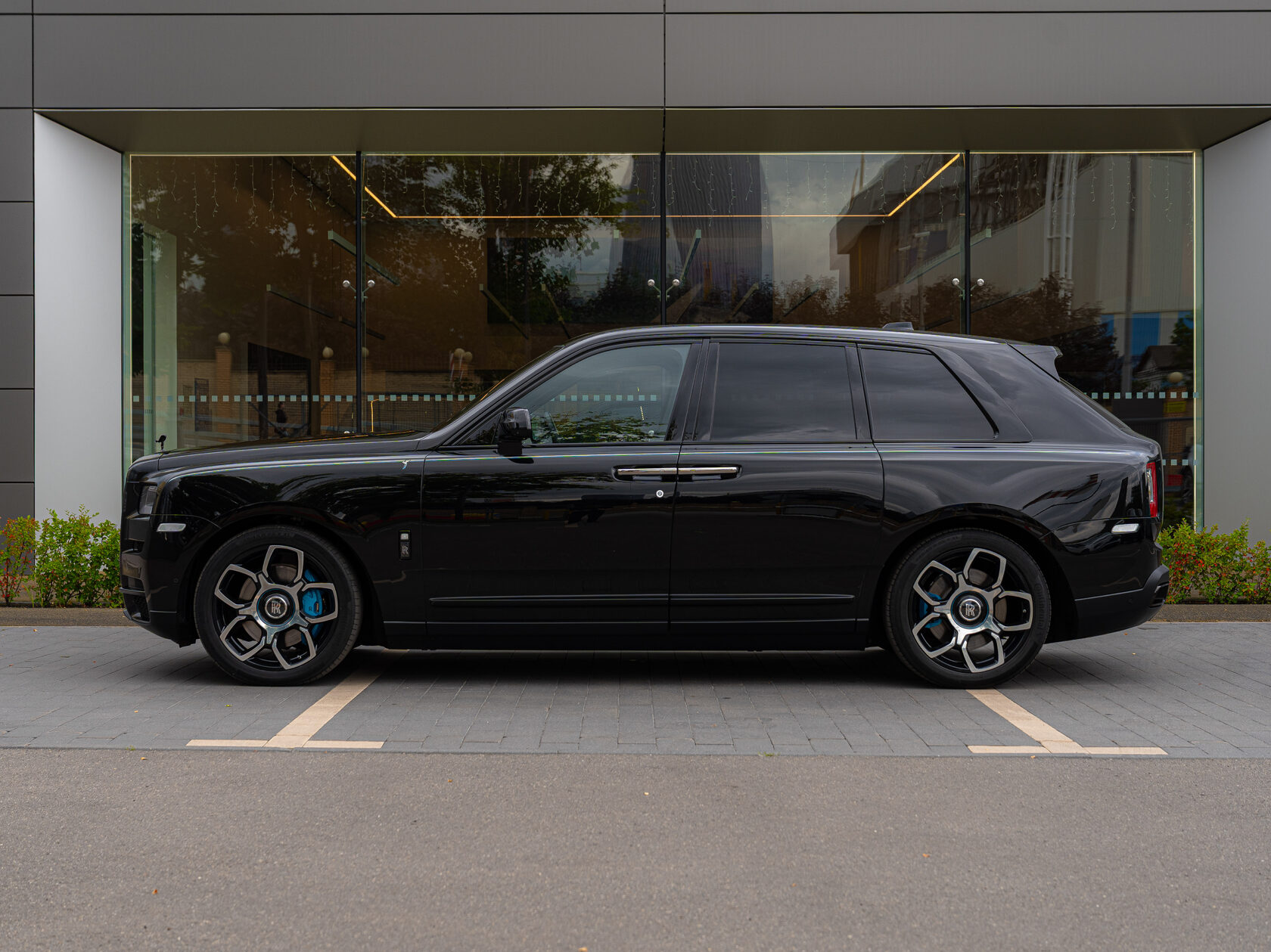 Rolls-Royce Cullinan 2019 год <br>Black Diamond