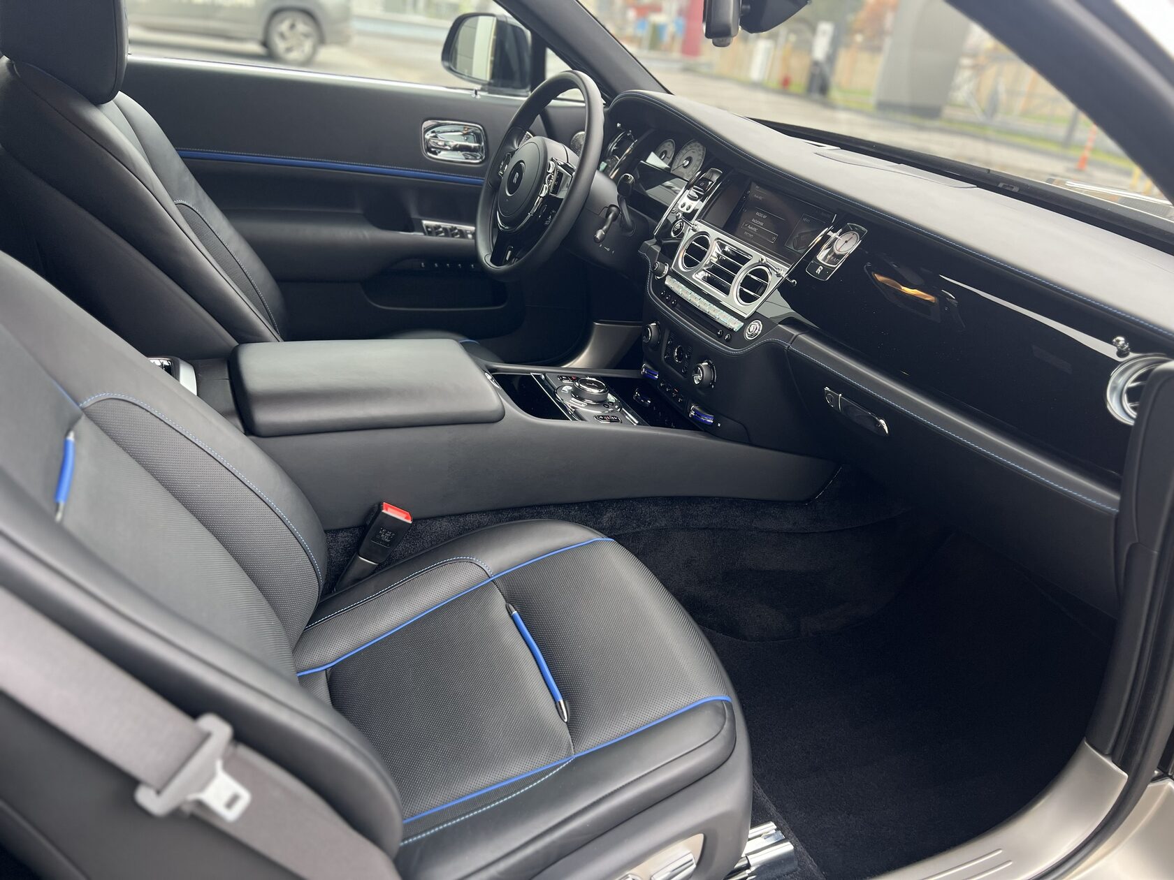 Rolls-Royce Wraith 2019 год <br>Черный