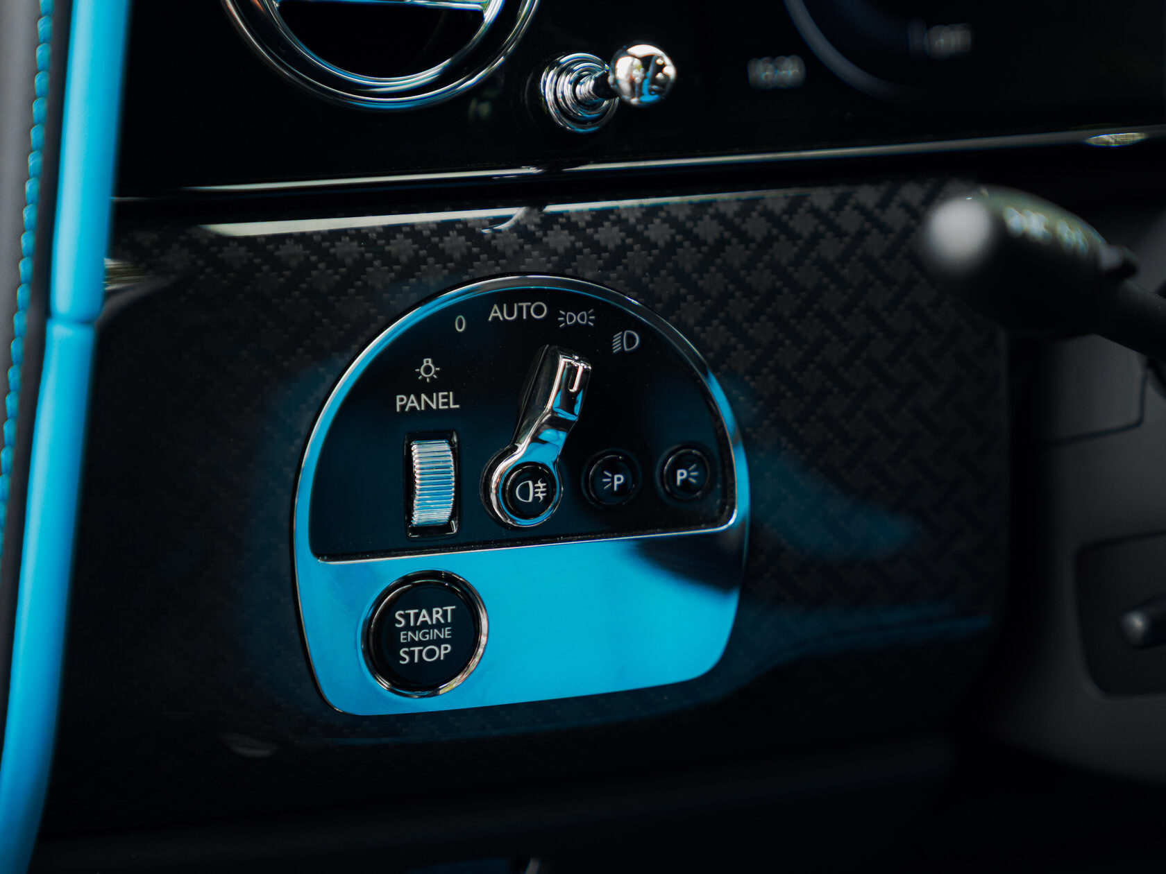 Rolls-Royce Cullinan Black Badge II  <br>Tempest Grey