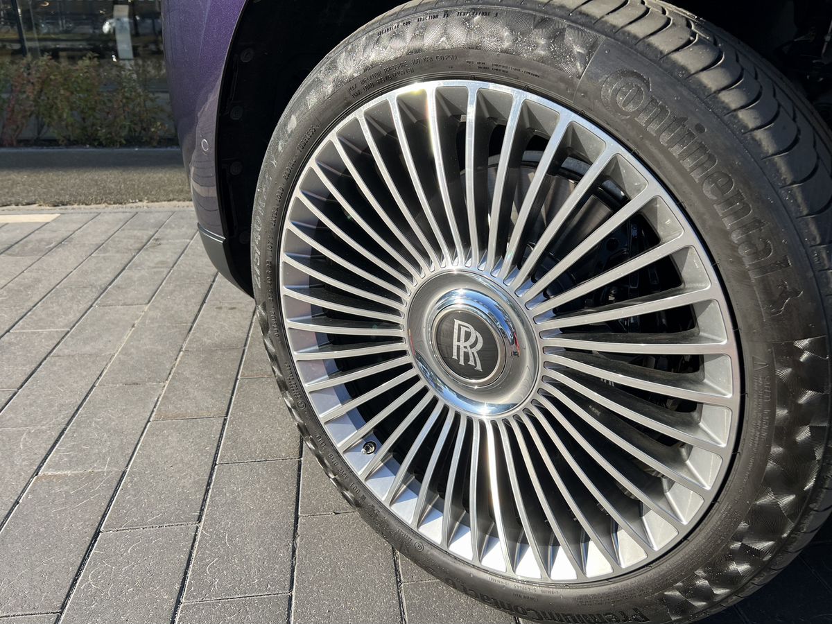 Rolls-Royce Cullinan, I 2020 год <br>Синий