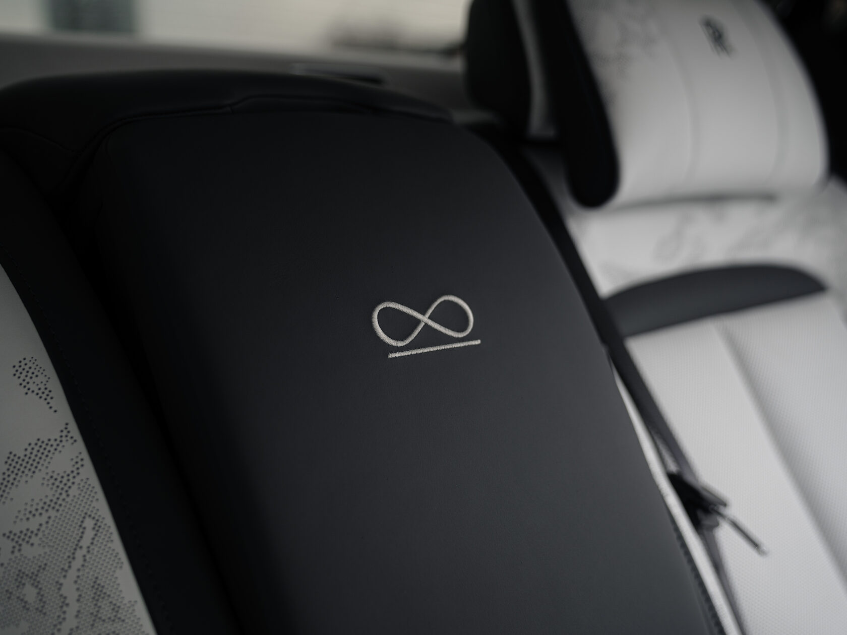 Rolls-Royce Ghost Black Badge Series II  <br>Tempest Grey 