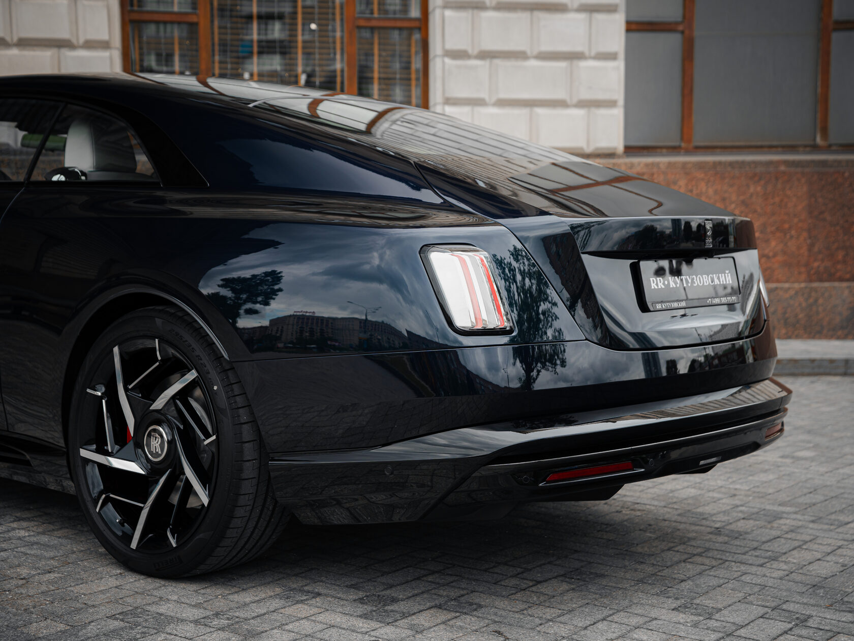 Rolls-Royce Black Badge Spectre  <br>Не указано