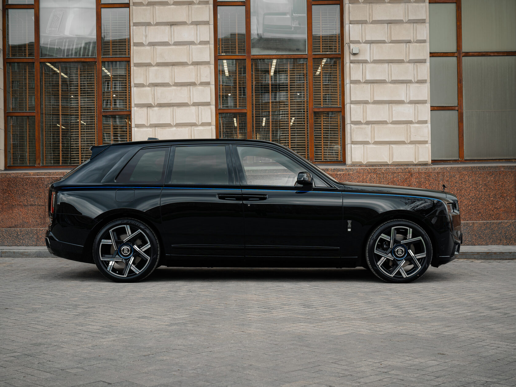 Rolls-Royce Cullinan Black Badge II  <br>Black