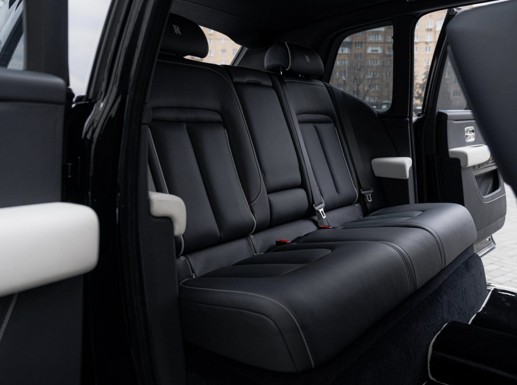 Rolls-Royce Cullinan 2019 год <br>Black Diamond