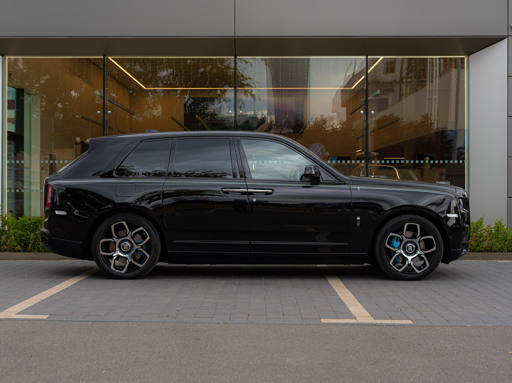 Rolls-Royce Cullinan 2019 год <br>Black Diamond