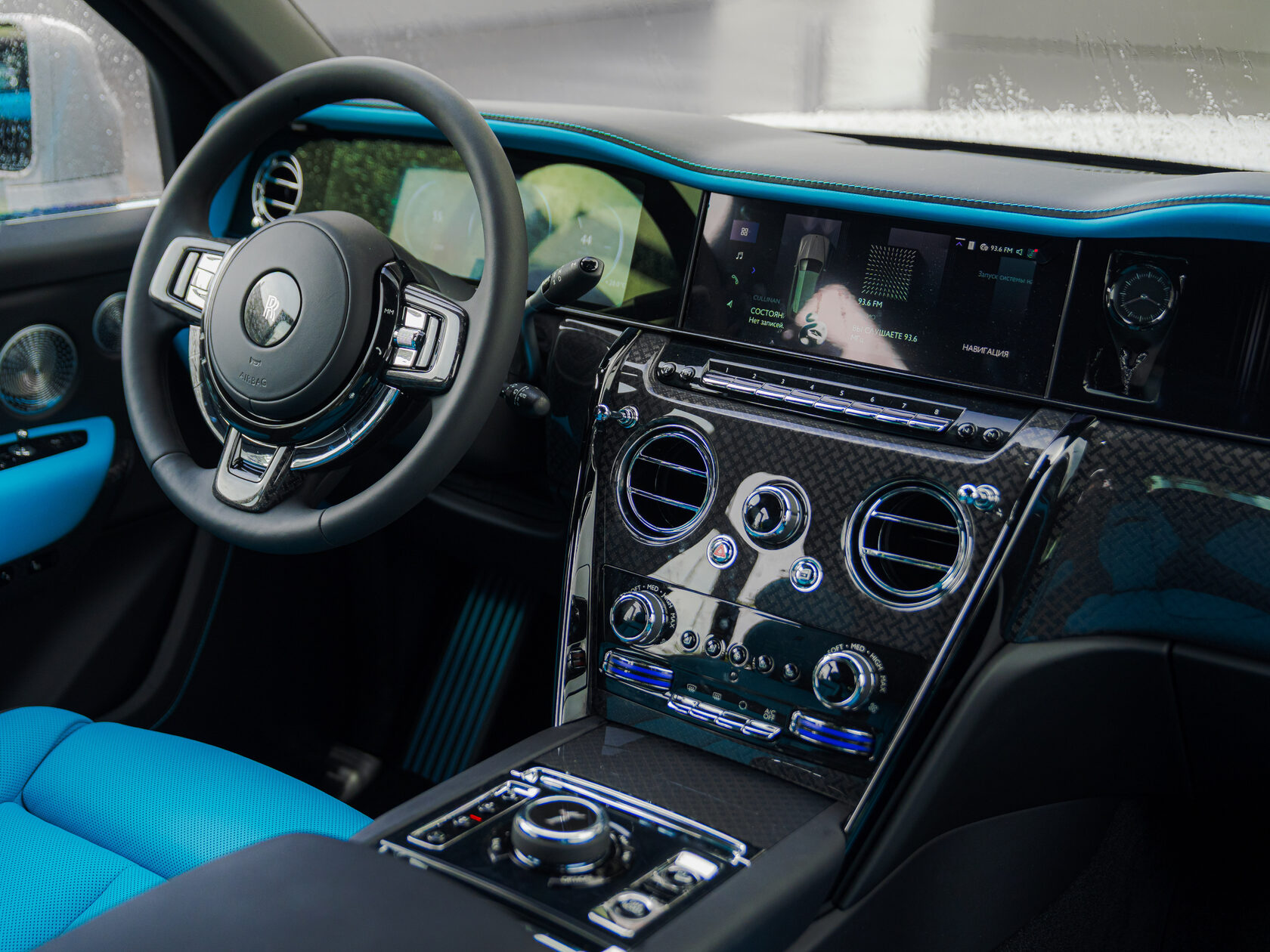 Rolls-Royce Cullinan Black Badge II  <br>Tempest Grey