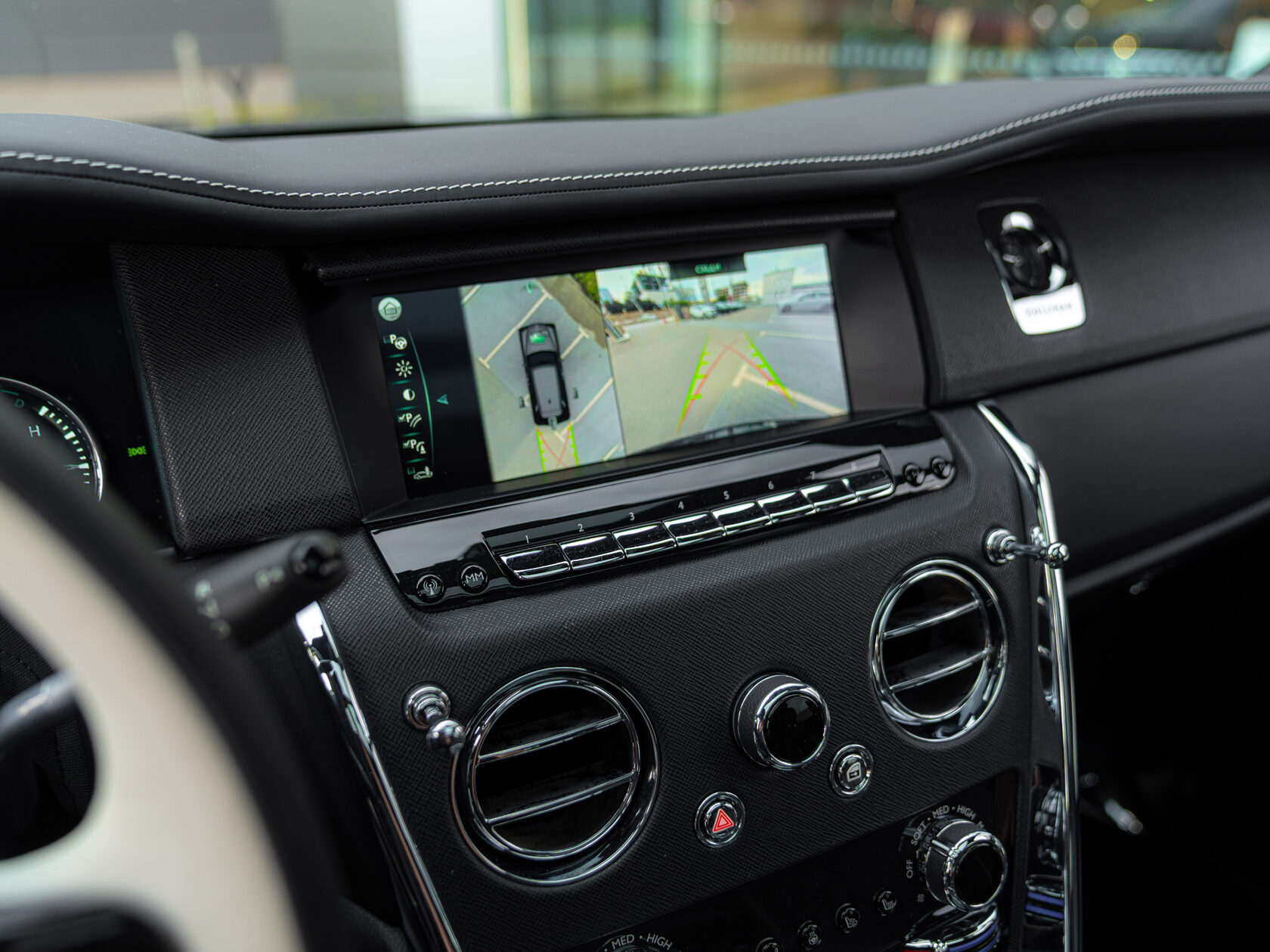 Rolls-Royce Cullinan 2019 год <br>Black Diamond