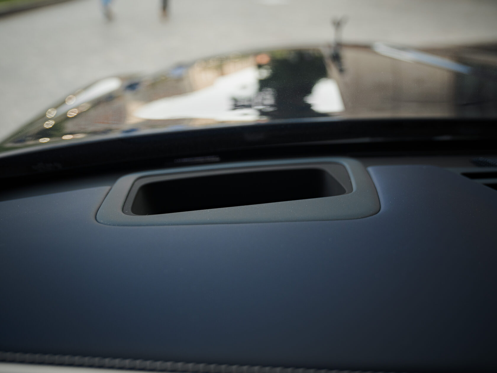 Rolls-Royce Cullinan Black Badge II  <br>Синий металлик 
