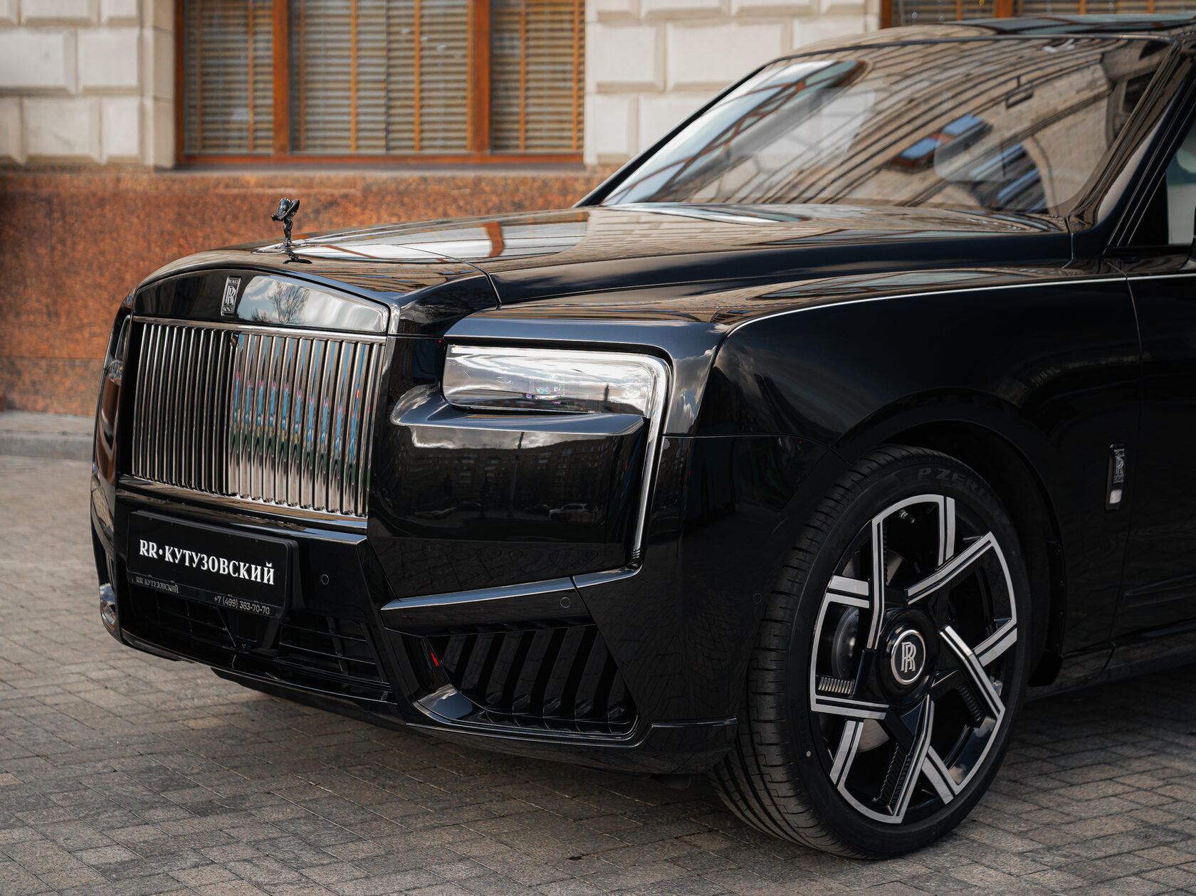 Rolls-Royce Cullinan Black Badge II 2025 год <br>Черный 