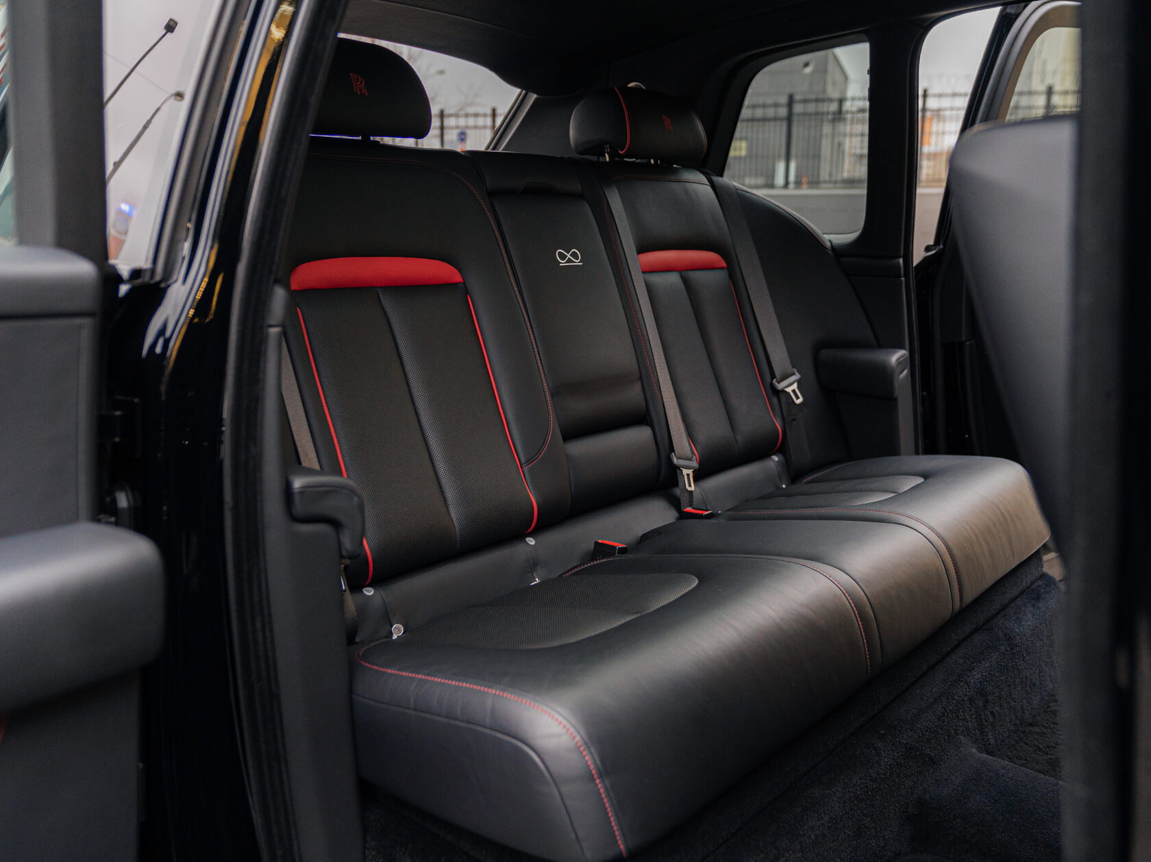 Rolls-Royce Cullinan Black Badge 2025 год <br>Black Diamond 