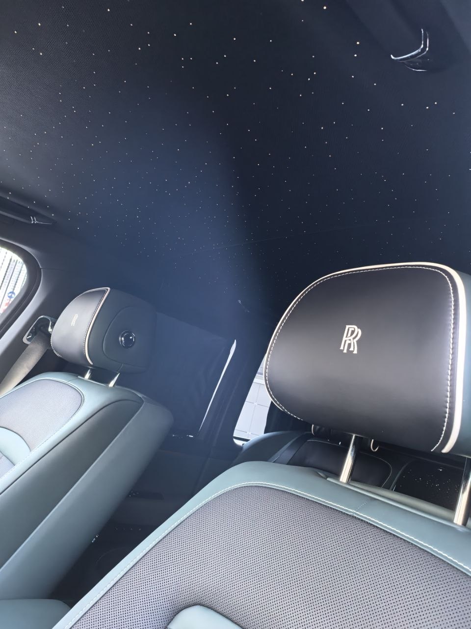 Rolls-Royce Cullinan Black Badge I 2025 год <br>Dark Emerald 