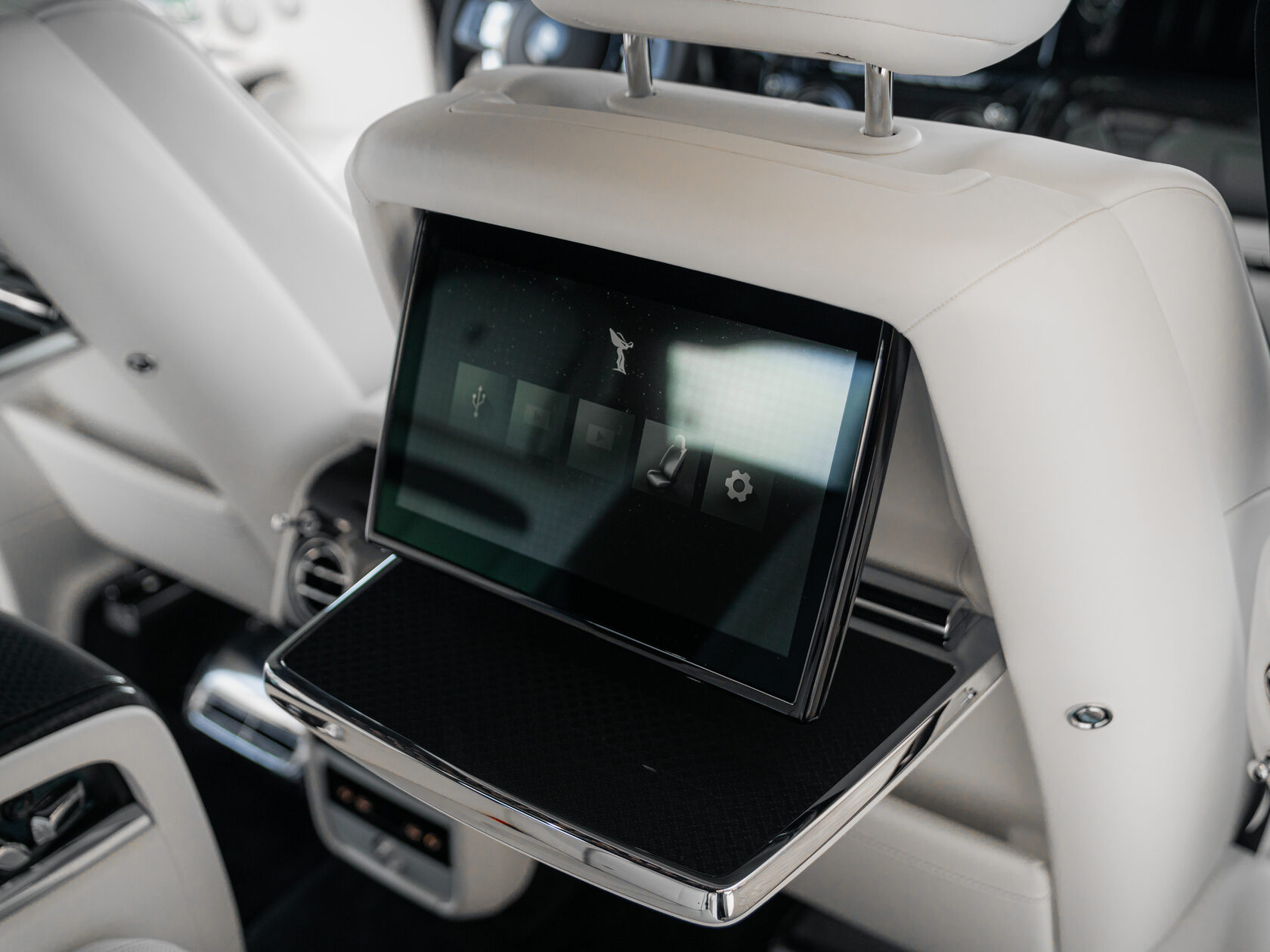Rolls-Royce Cullinan Black Badge II 2025 год <br>Черный 