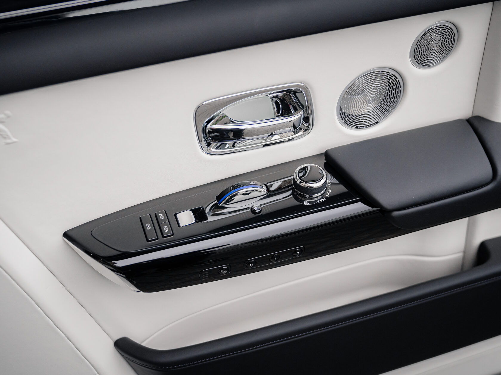 Rolls-Royce Phantom Extended  <br>Black Diamond 