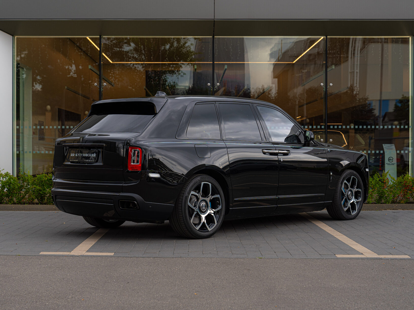 Rolls-Royce Cullinan 2019 год <br>Black Diamond