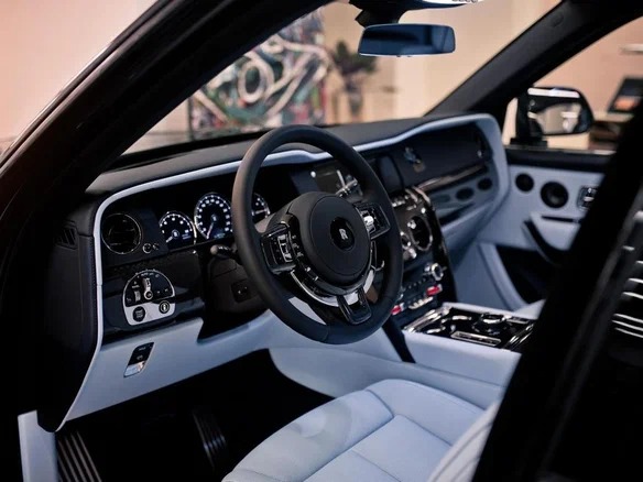 Rolls-Royce Cullinan Black Badge I  <br>Не указано