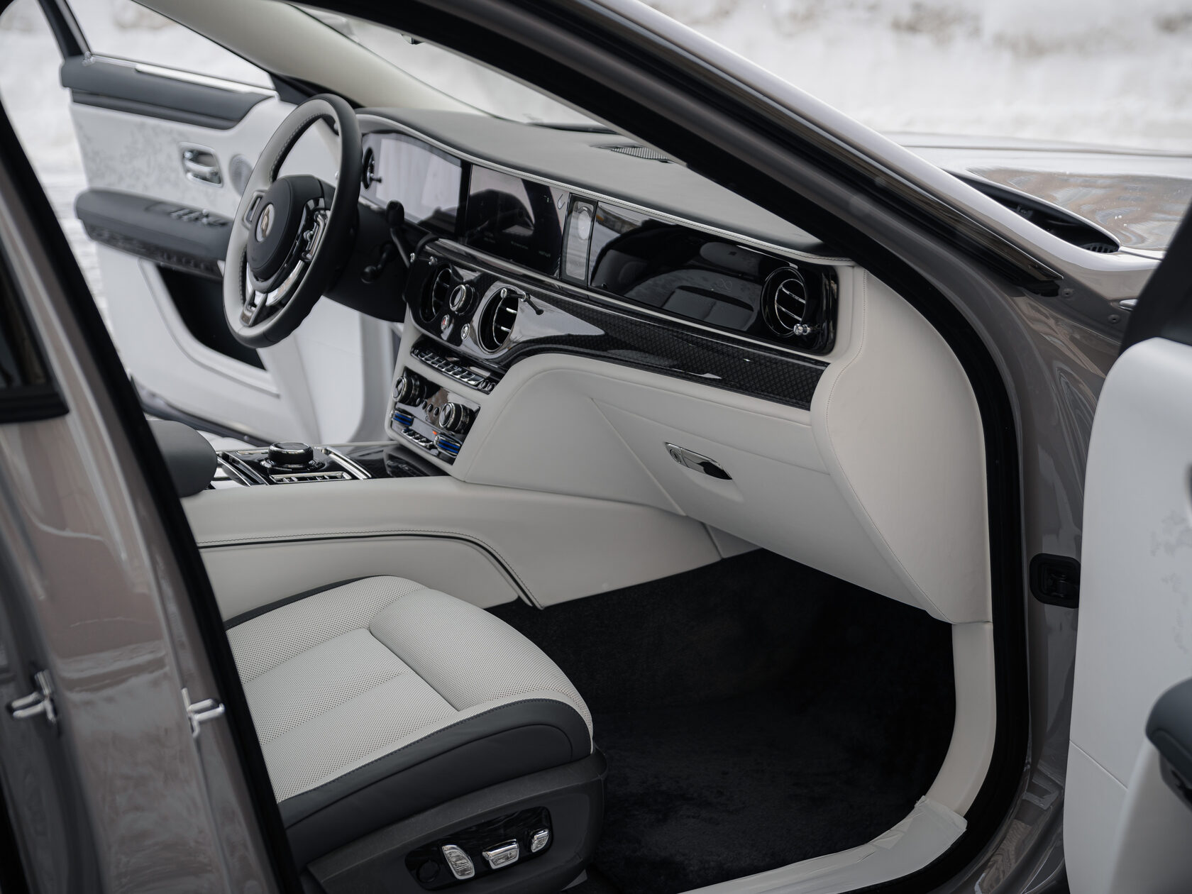 Rolls-Royce Ghost Black Badge Series II  <br>Tempest Grey 