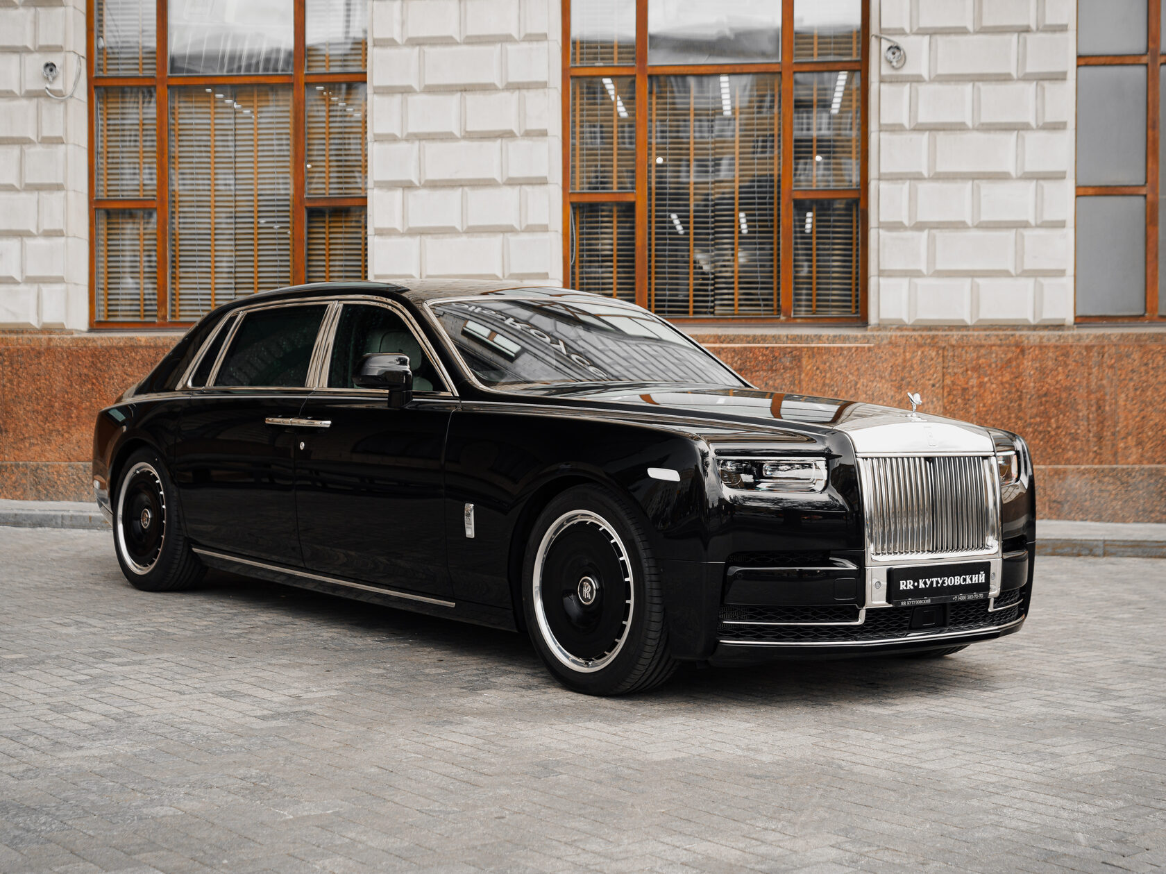 Rolls-Royce Phantom Extended  <br>Black Diamond 