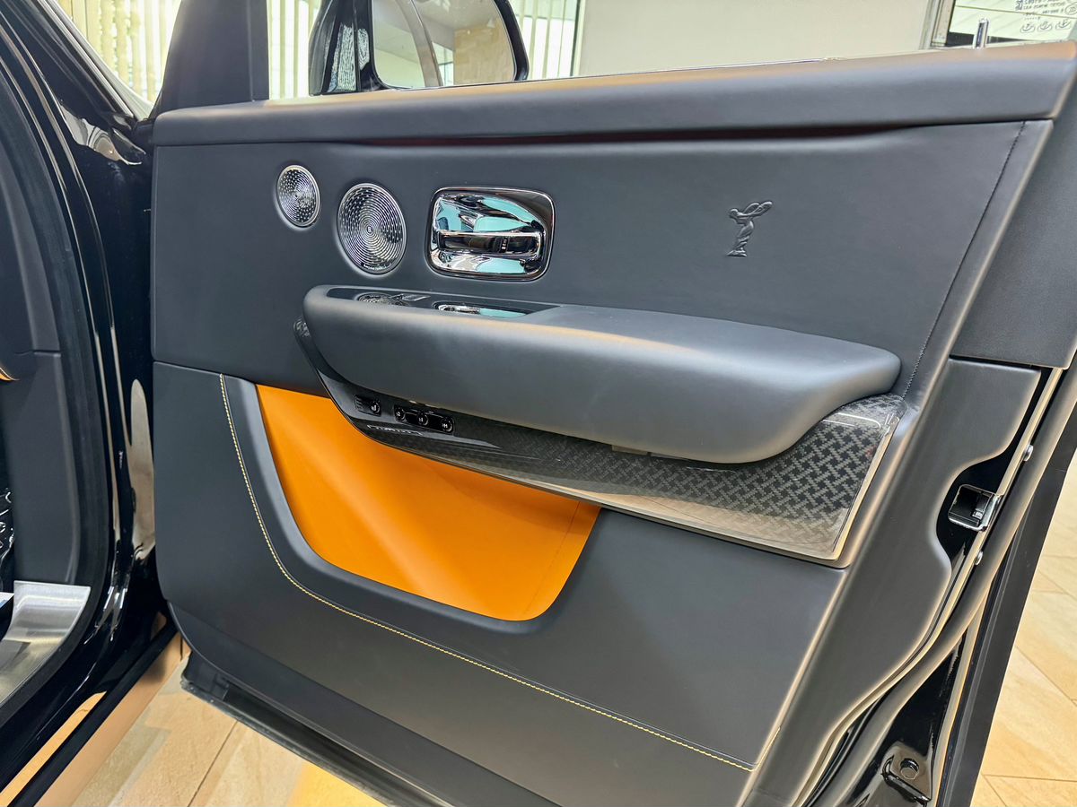 Rolls-Royce Cullinan  <br>Черный