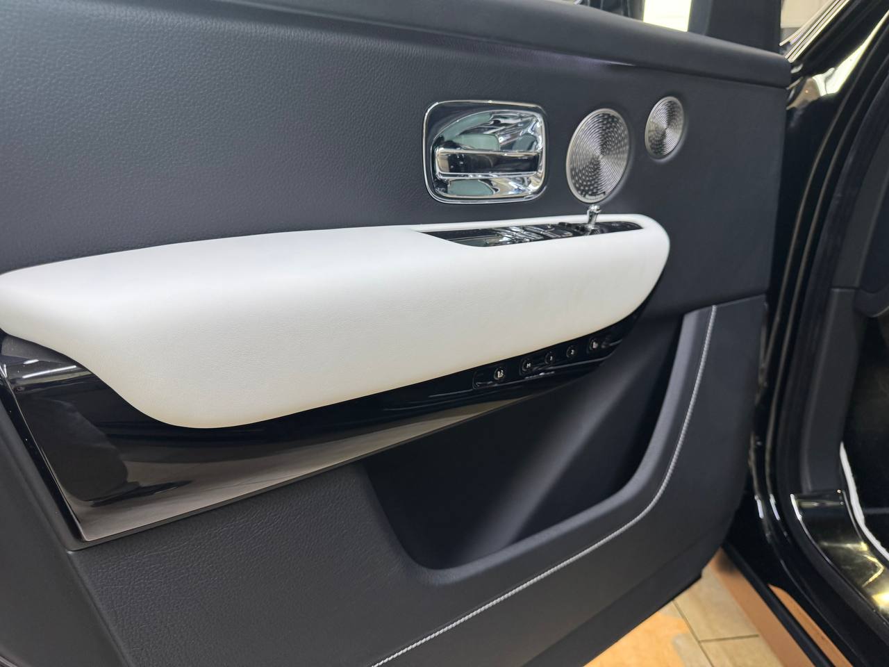 Rolls-Royce Cullinan 2019 год <br>Black Diamond