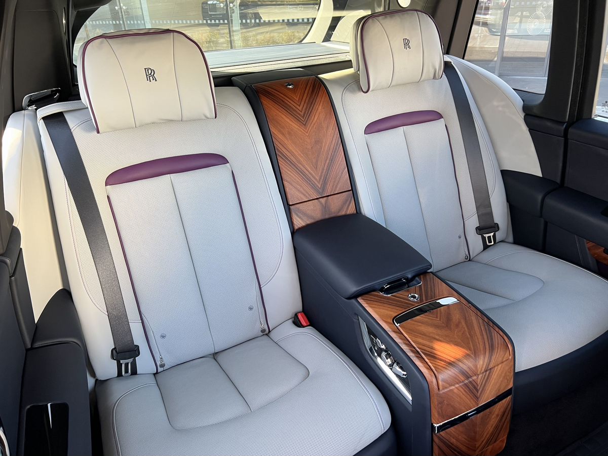 Rolls-Royce Cullinan, I 2020 год <br>Синий