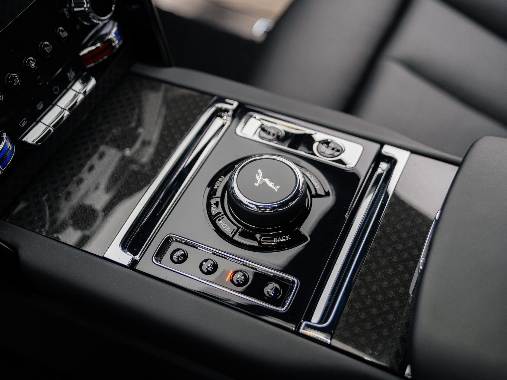 Rolls-Royce Cullinan Black Badge I 2025 год <br>Black Diamond 