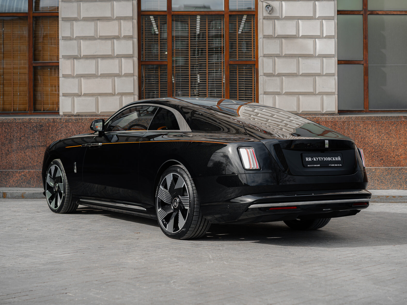 Rolls-Royce Spectre 2024 год <br>Diamond Black / Черный бриллиант