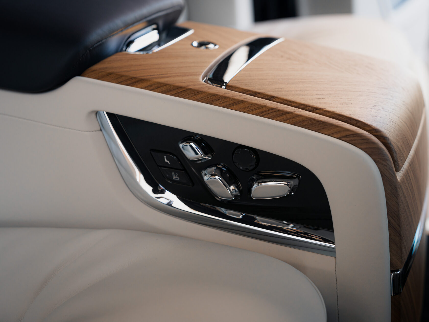 Rolls-Royce II Midnight Sapphire  <br>Midnight Sapphire 