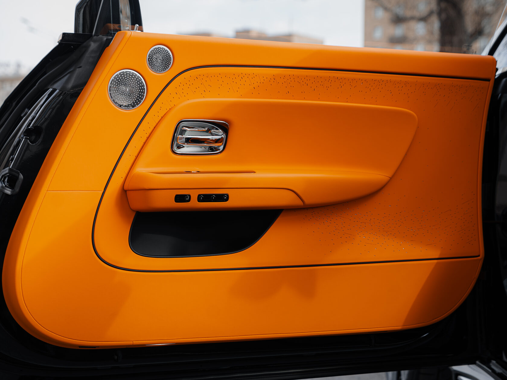 Rolls-Royce Spectre 2024 год <br>Diamond Black / Черный бриллиант