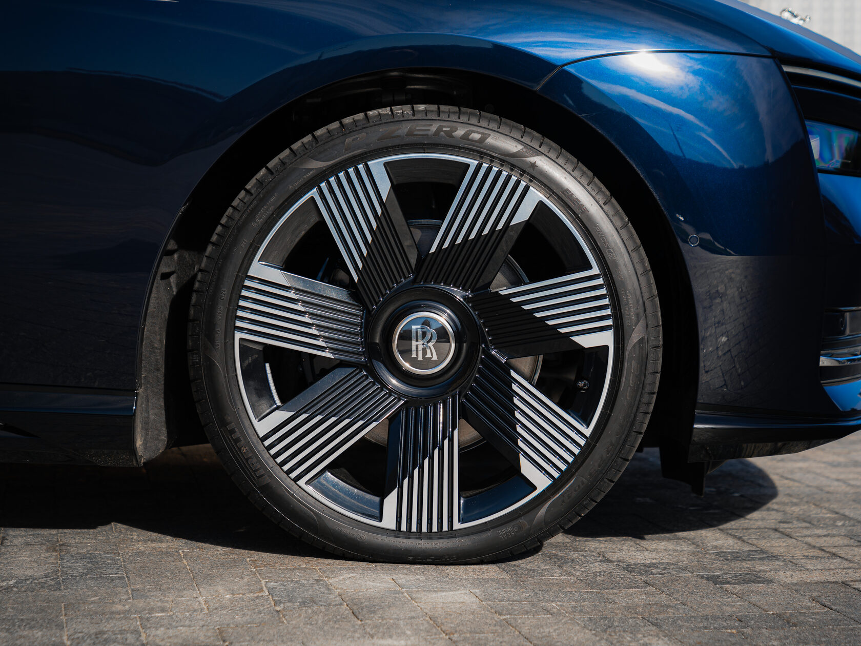 Rolls-Royce Spectre 2024 год <br>Midnight Sapphire 