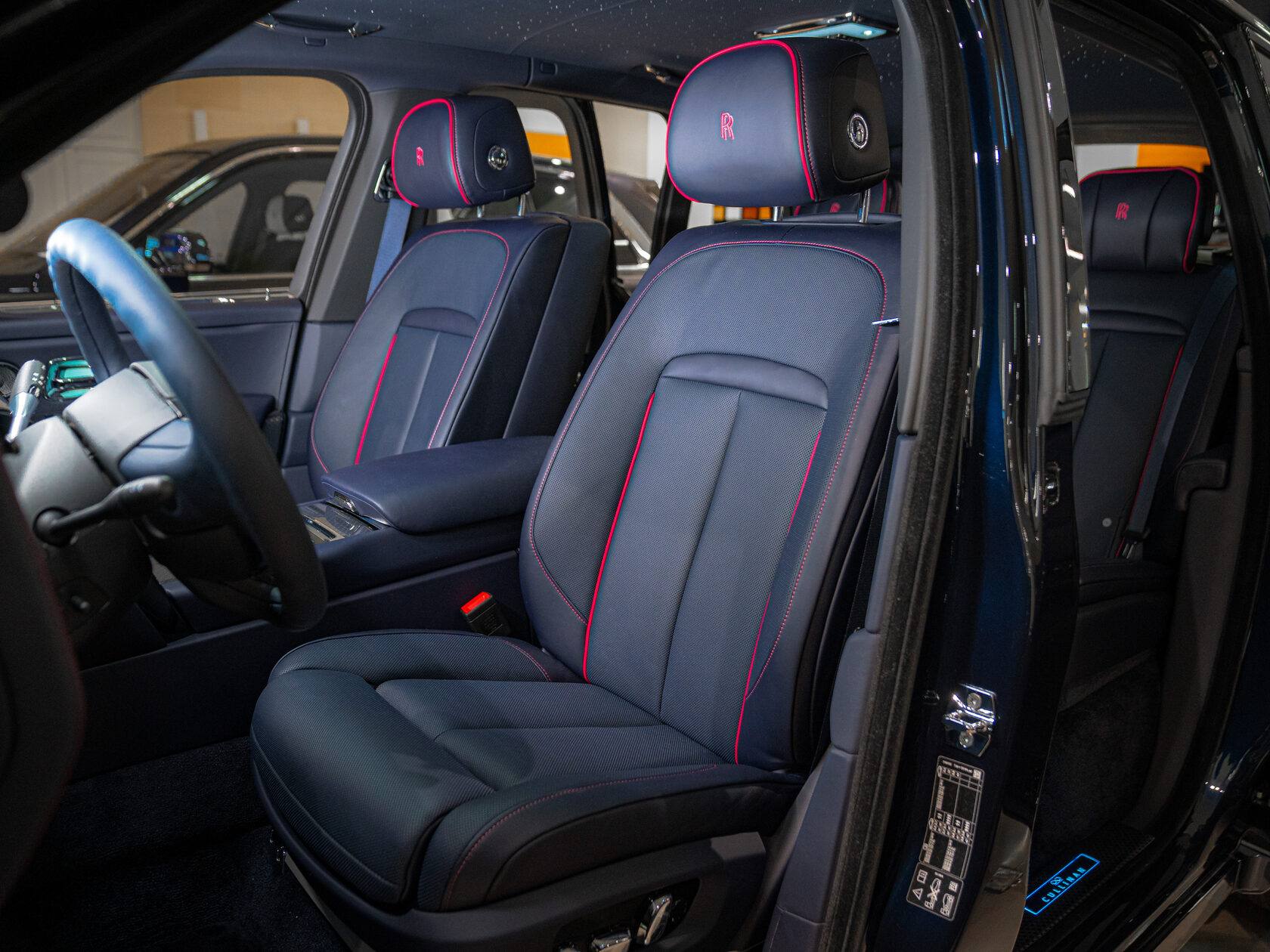 Rolls-Royce Cullinan Black Badge II  <br>Midnight Sapphire
