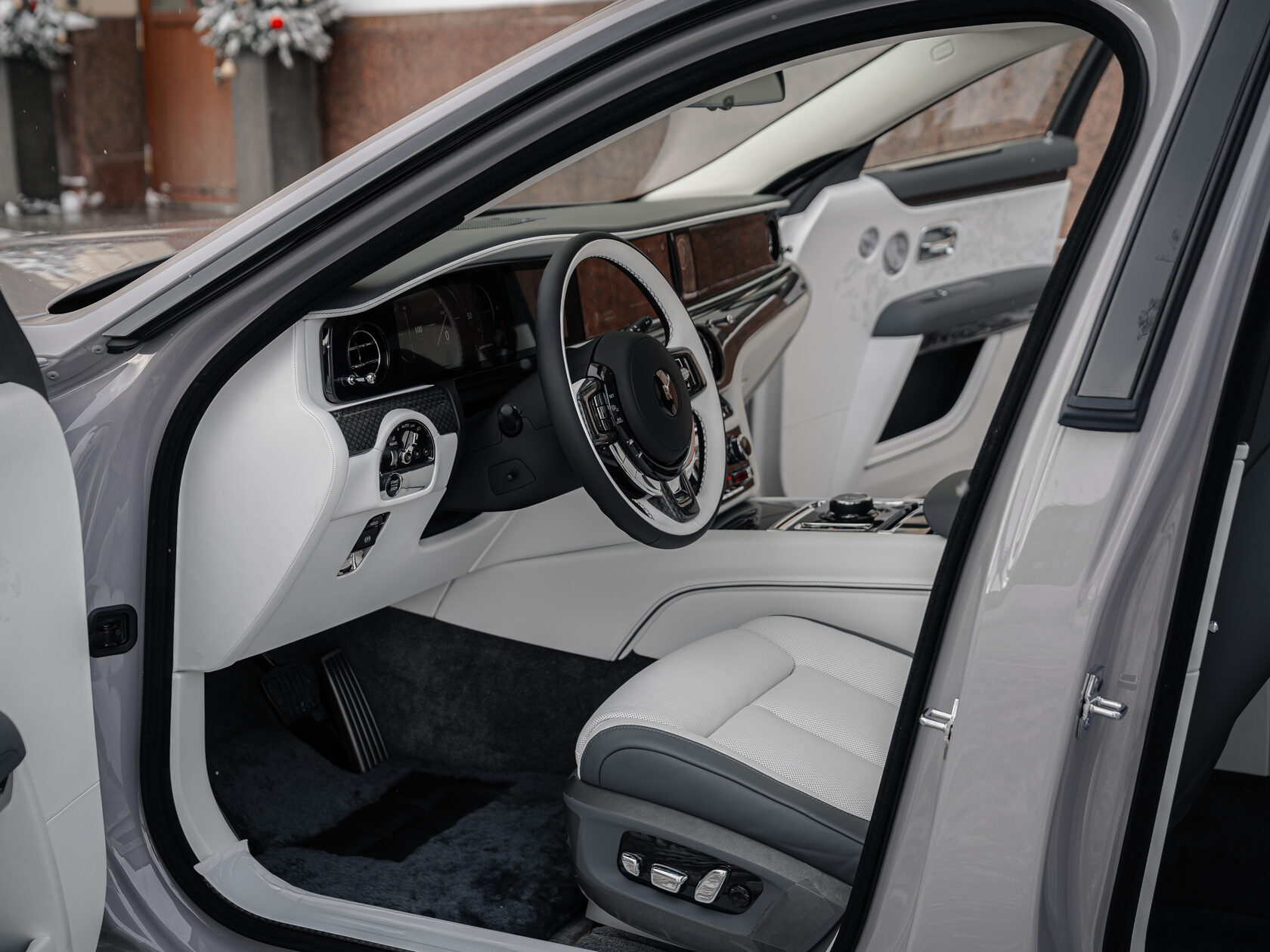 Rolls-Royce Ghost Black Badge Series II  <br>Tempest Grey 