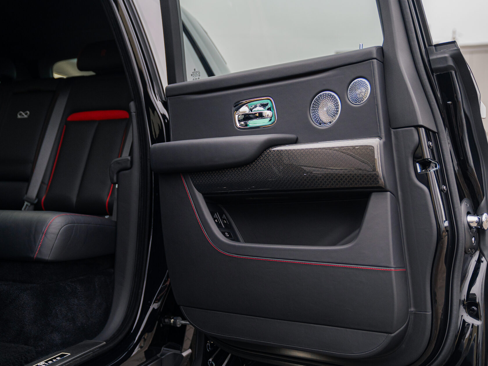 Rolls-Royce Cullinan Black Badge I 2025 год <br>Black Diamond 